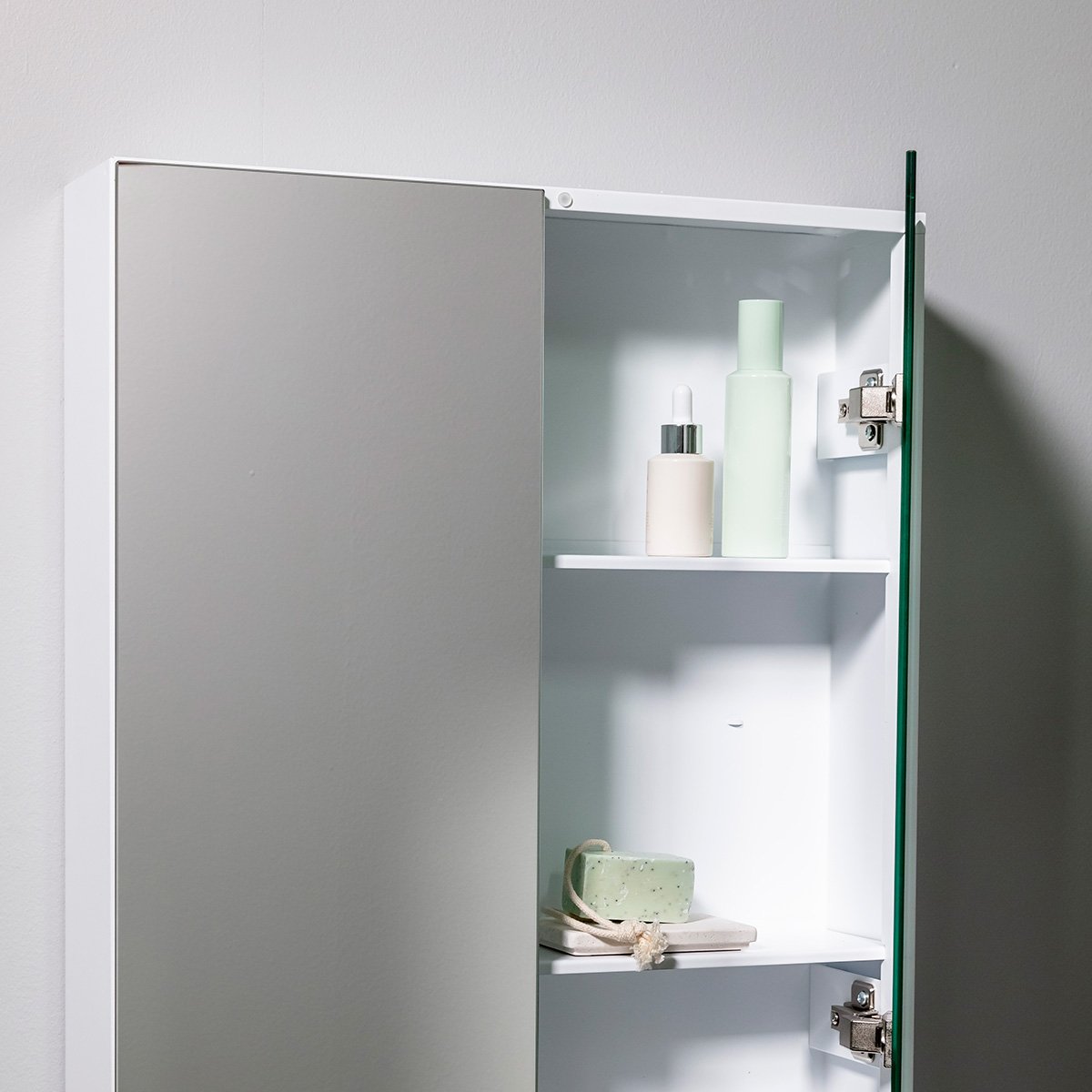 Intro mirror cabinet