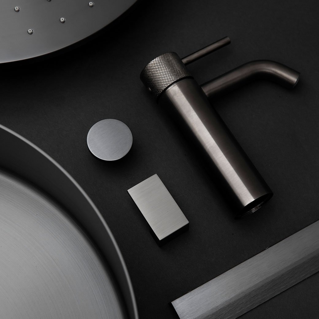 Washbasin mixers and fittings in pencil black