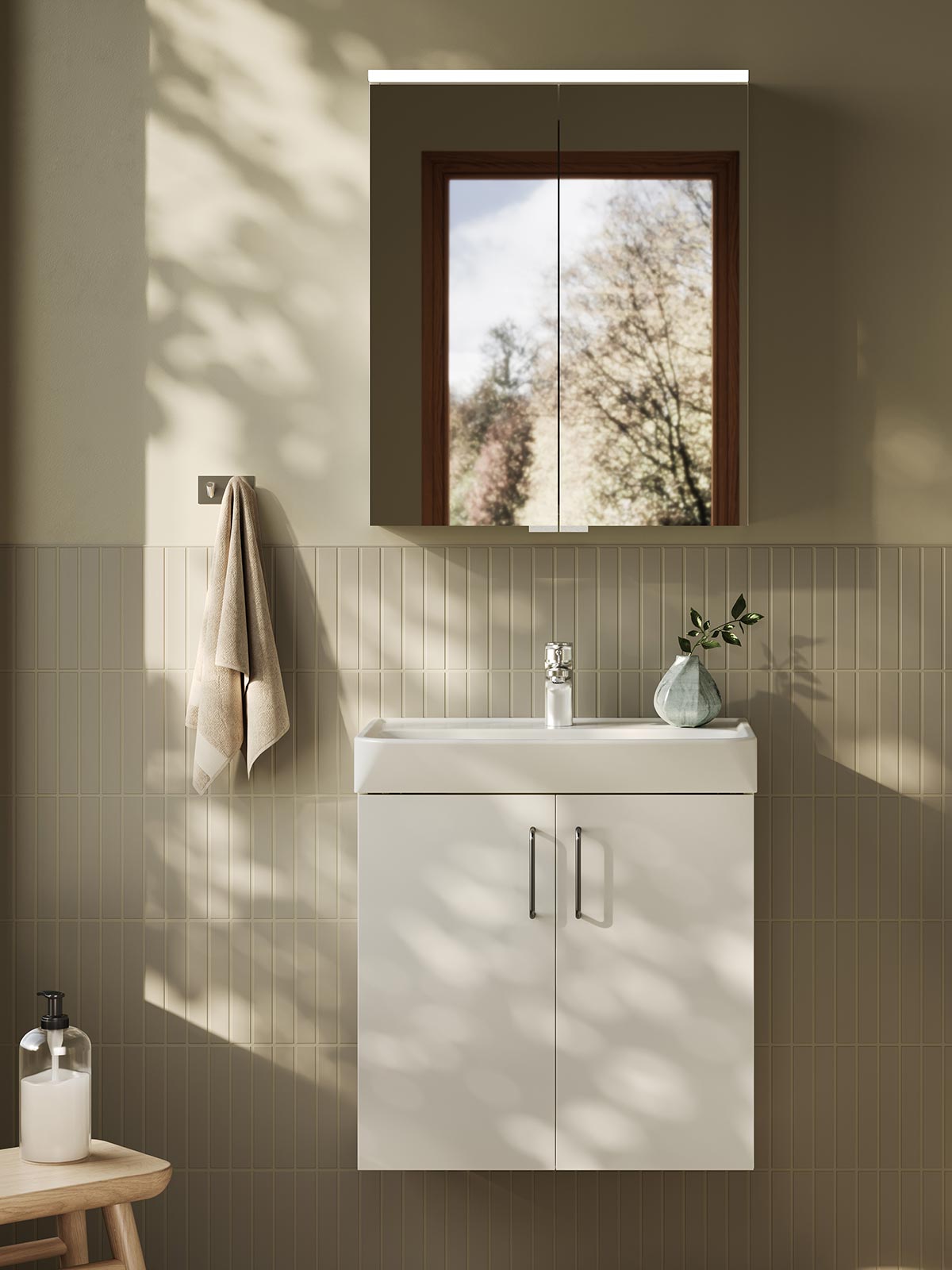 Bloc bathroom furniture in white