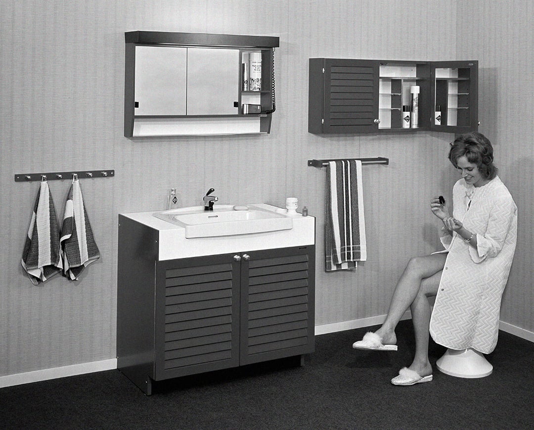 Svedbergs vanity unit with tambour door